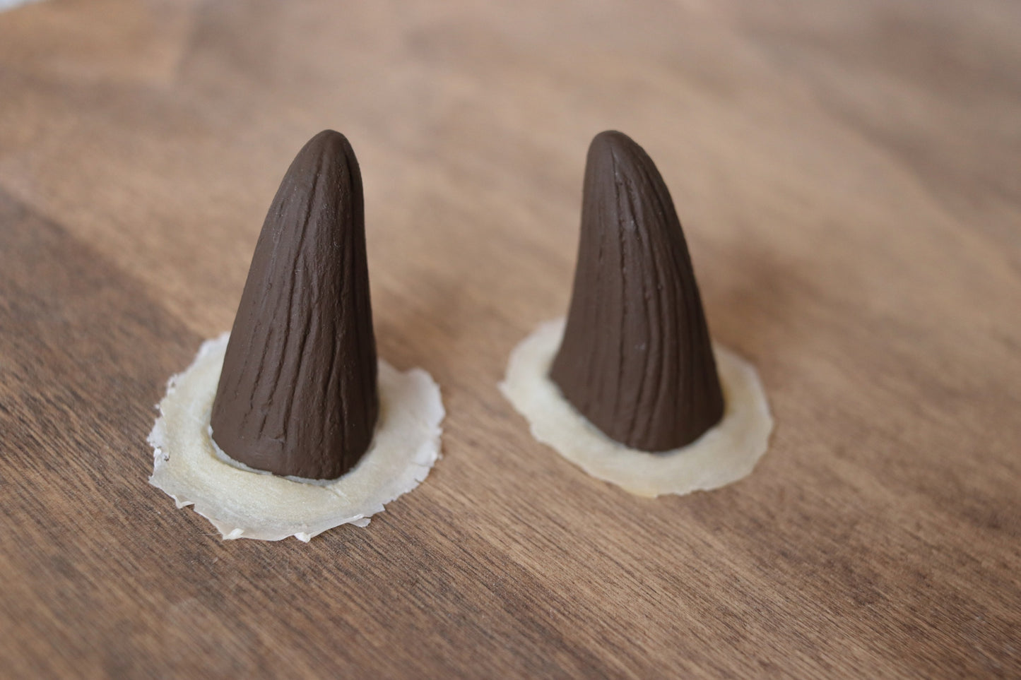 Eclipse Latex Horns - Cinnamon Roll